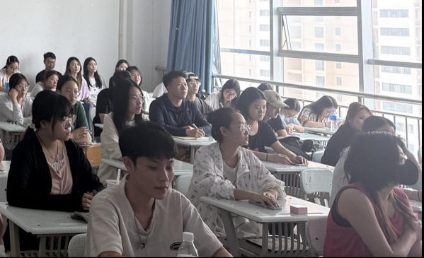 best365网页版登录举办全媒体传播行业发展趋势讲座
